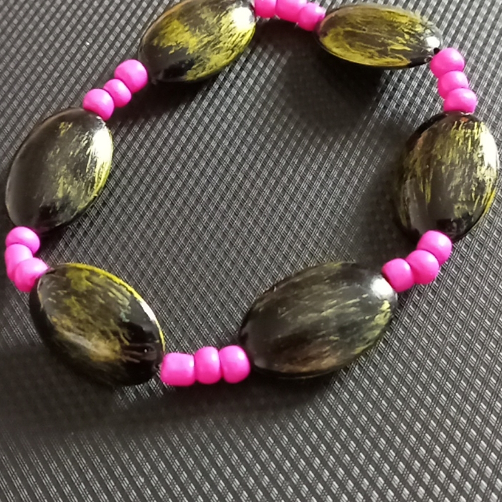 New bright pink neon olive beaded bracelet hand crafted